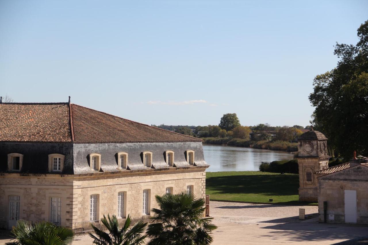 Les Demoiselles De Rochefort ภายนอก รูปภาพ